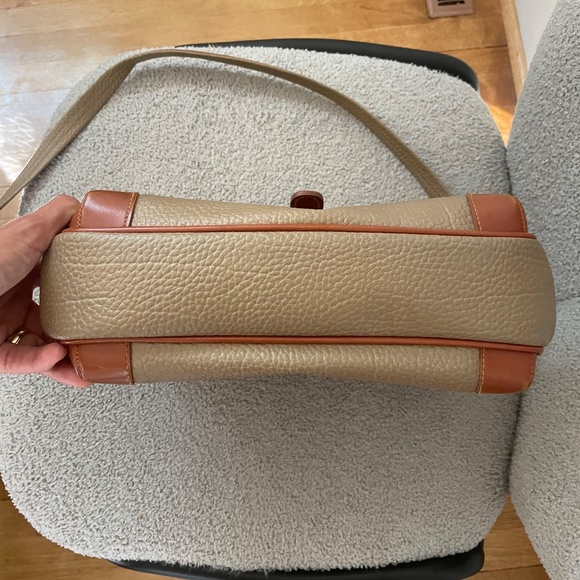 Vintage Dooney & Bourke Two-Tone Leather Crossbody Purse - Picture 4 of 11